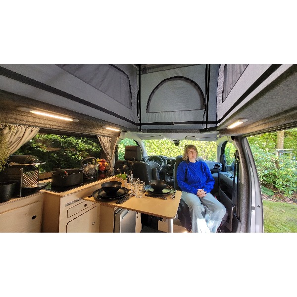 Menhert Holiday Hopper Elektrische Camper Huren 001
