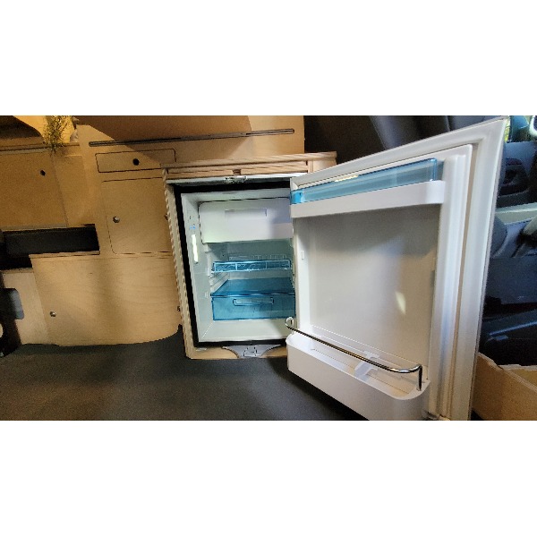 Menhert Holiday Hopper Elektrische Camper Huren 001