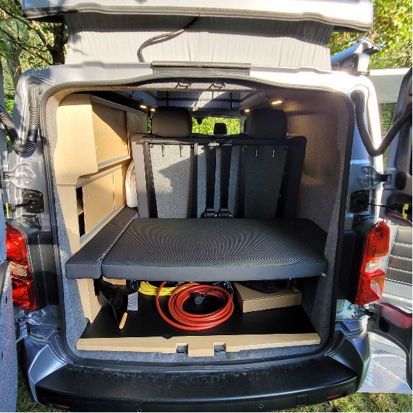 Menhert Holiday Hopper Elektrische Camper Huren 001